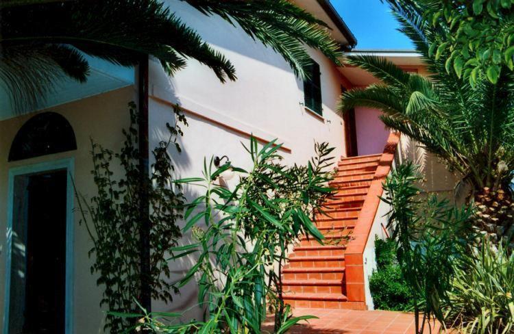 Bed&Breakfast Giardino Agritourist Controguerra Exterior foto