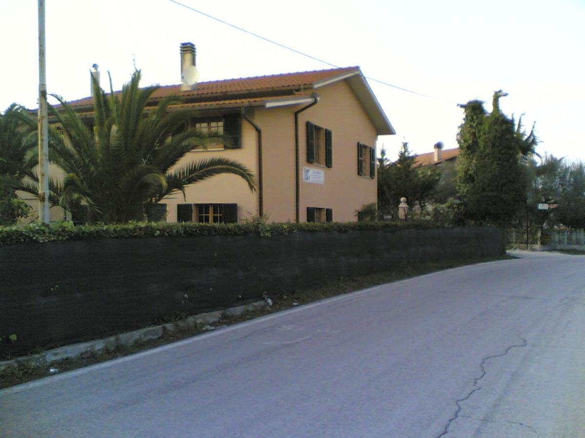 Bed&Breakfast Giardino Agritourist Controguerra Exterior foto